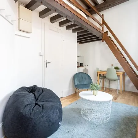 Centre - Studio Ideally Located ! 2 Pers